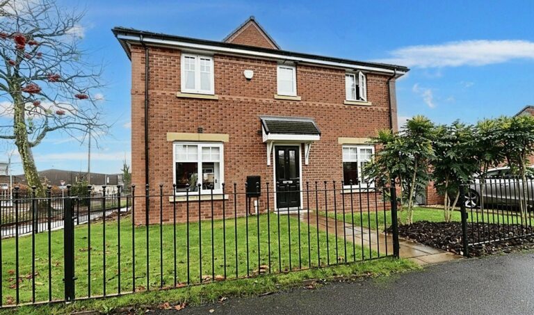 Borchardt Drive, Swinton, M27