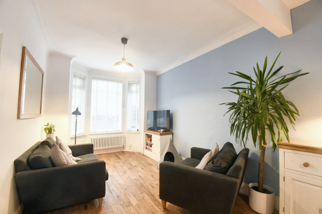 Clifton Avenue, Eccles, M30