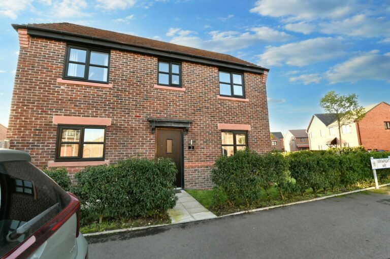 Arkwright Way, Swinton, M27