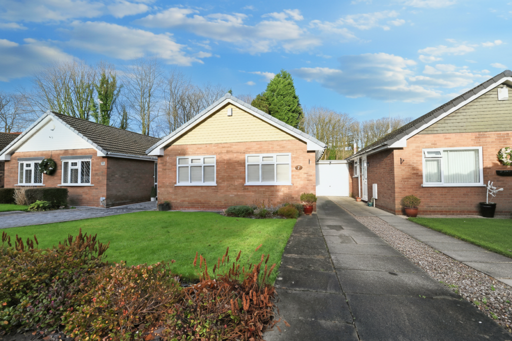 Hawthorne Drive, Worsley, M28