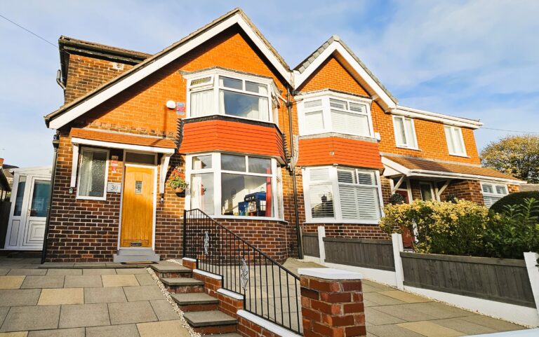 Cliftonville Drive, Swinton, M27