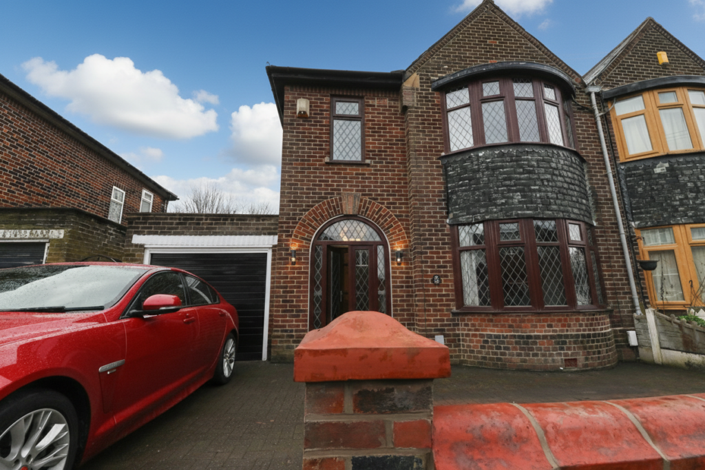 May Road, Swinton, M27