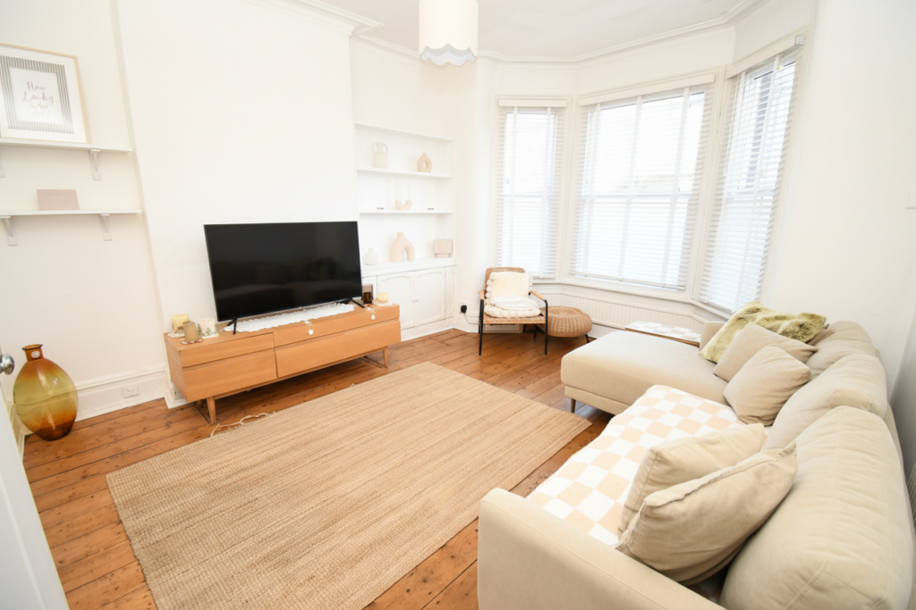 Algernon Street, Monton, M30