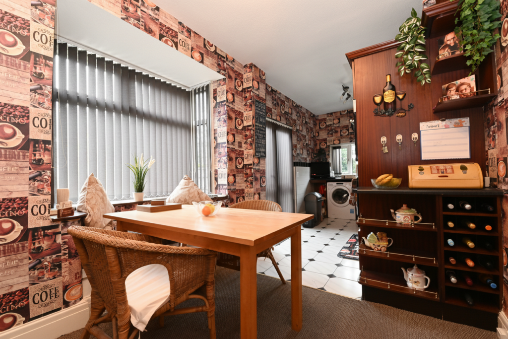 May Road, Swinton, M27