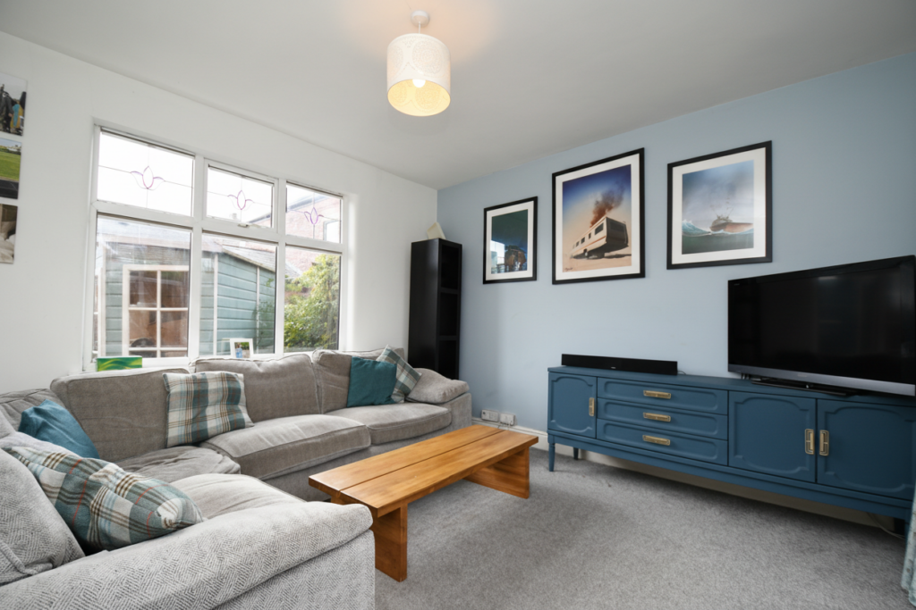 Oakland Avenue, Salford, M6