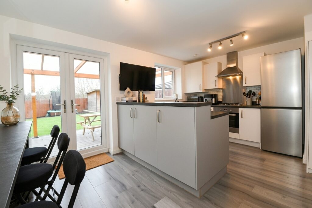 Virginia Drive, Swinton, M27