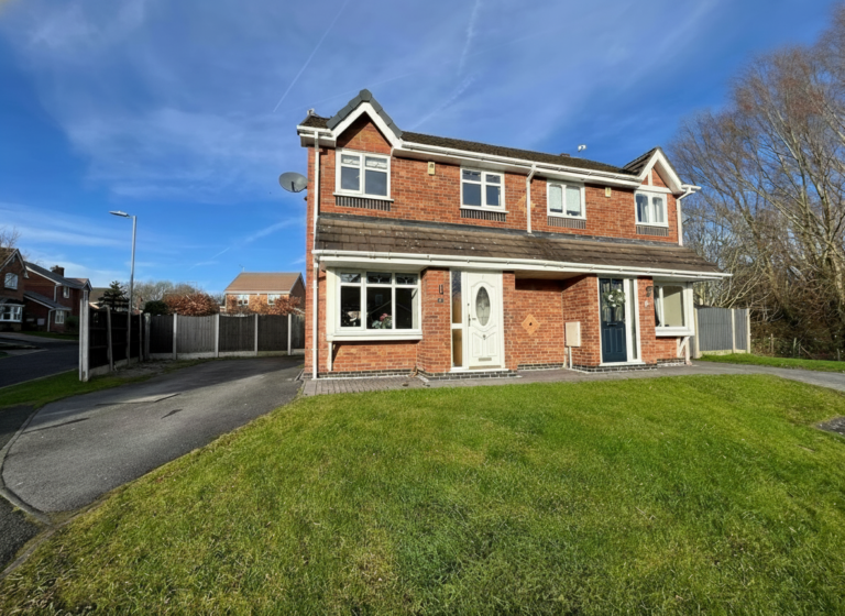 Old River Close, Irlam, M44