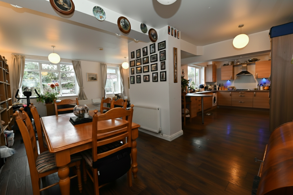 Chandos Road, Prestwich, M25