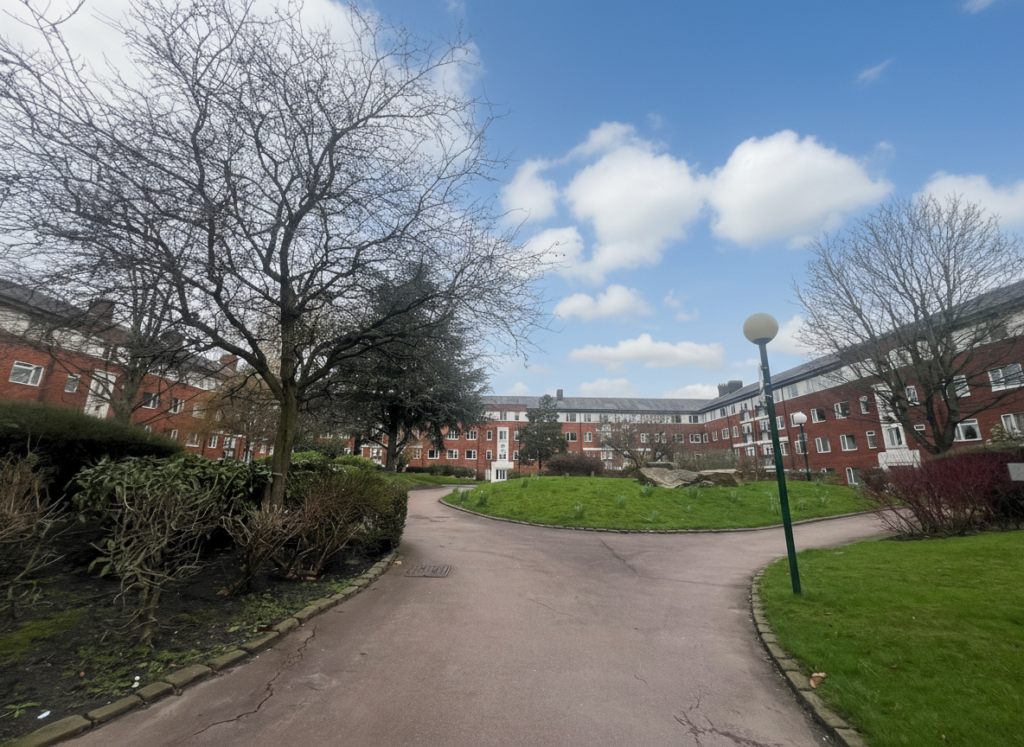 Eccles New Road, Kielder Square, M5