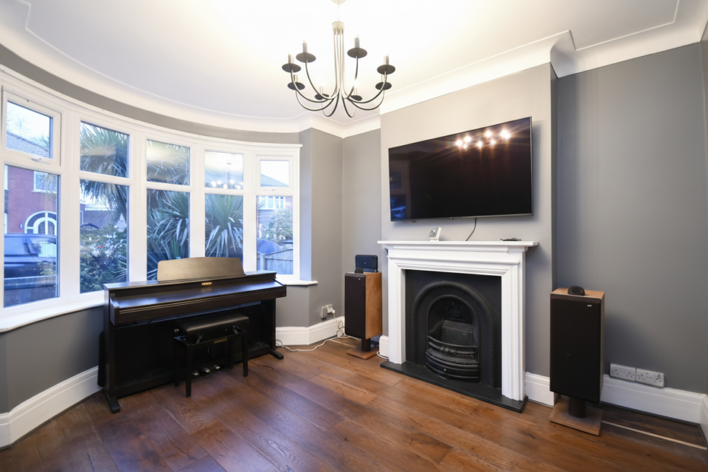 Newlands Avenue, Eccles, M30