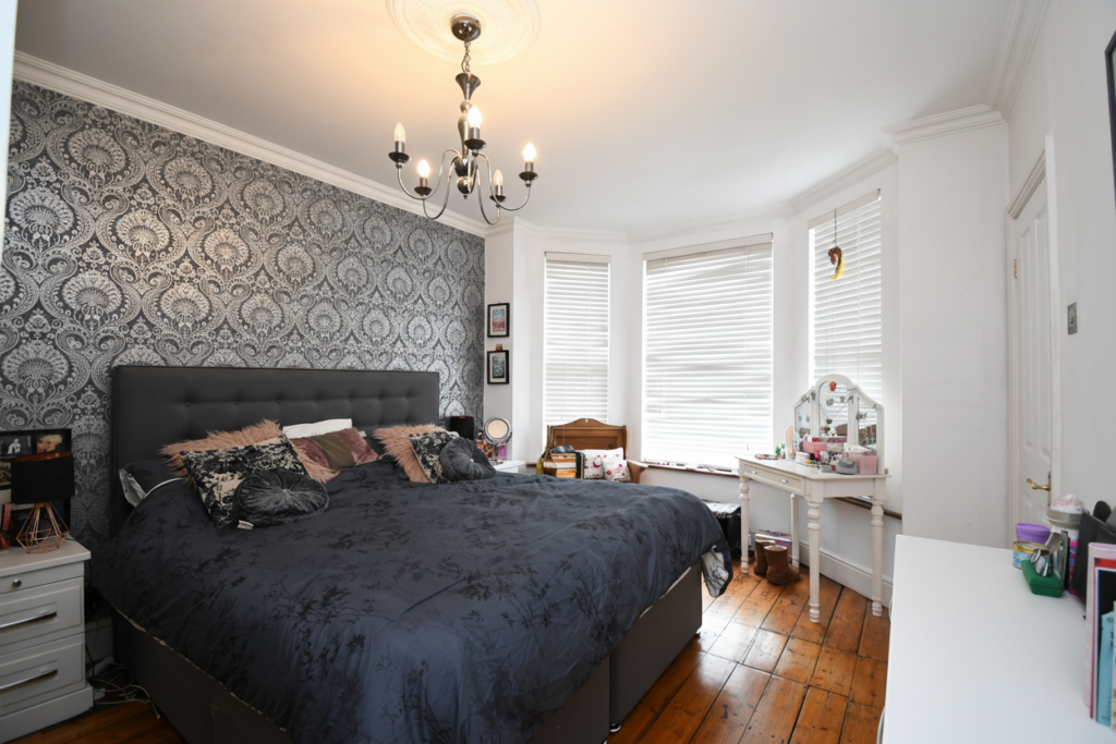 Pine Grove, Monton, M30