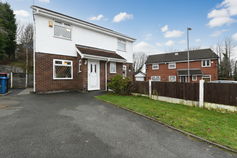Pendlecroft Avenue, Swinton, M27