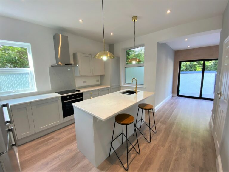 Ringlow Park Road, Swinton, M27