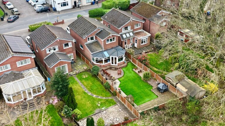 Higher Green Lane, Astley Green, M29