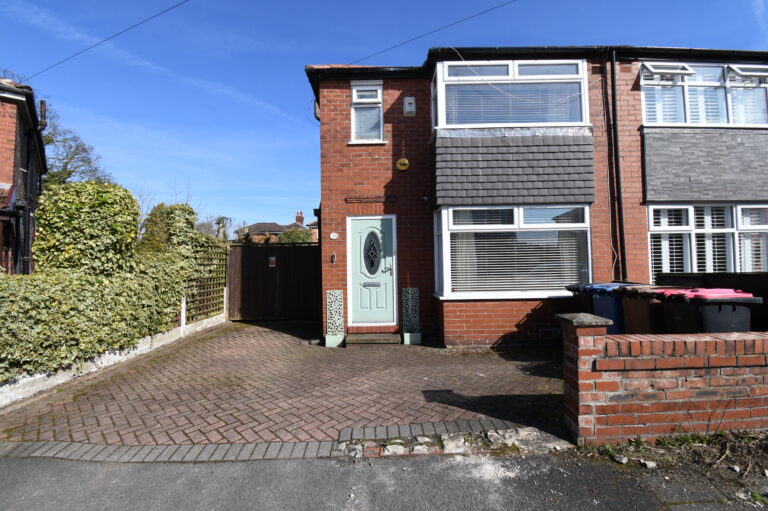 Charlton Avenue, Eccles, M30