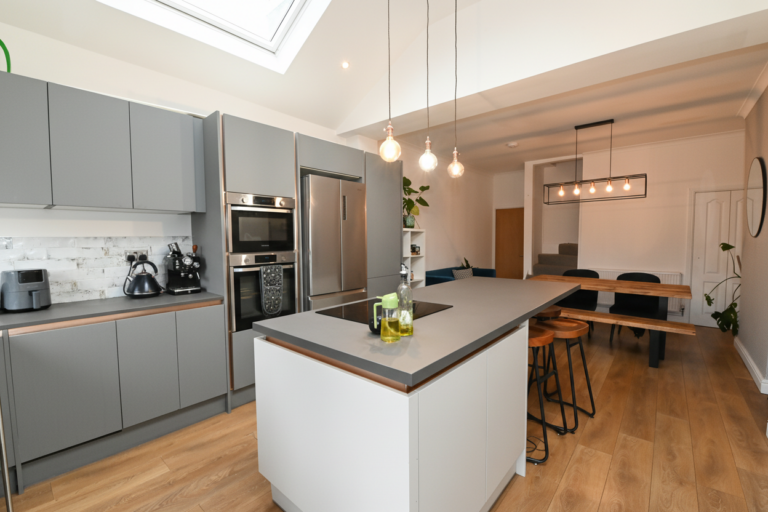 Cemetery Road South, Swinton, M27