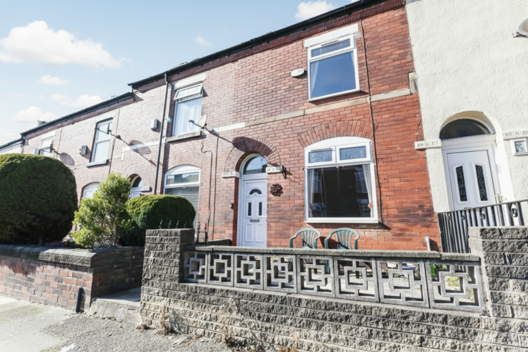 Clarendon Road, Swinton, M27