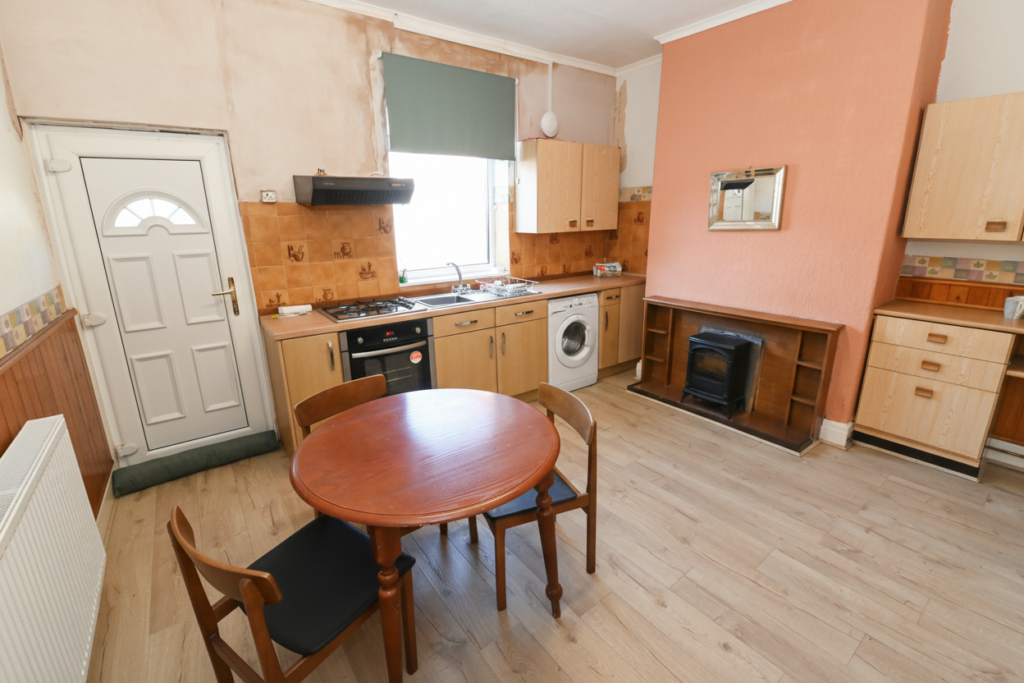 Clarendon Road, Swinton, M27