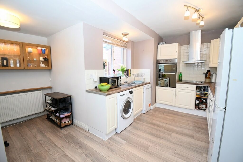 Charlton Avenue, Eccles, M30