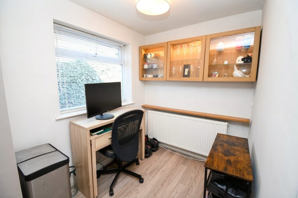 Charlton Avenue, Eccles, M30