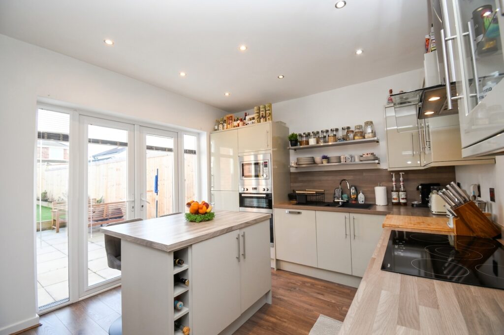 Woodford Avenue, Eccles, M30