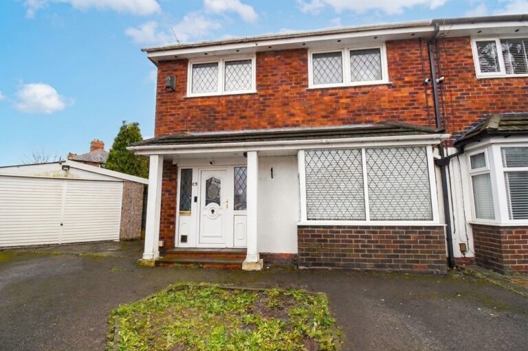 Gee Lane, Eccles, M30