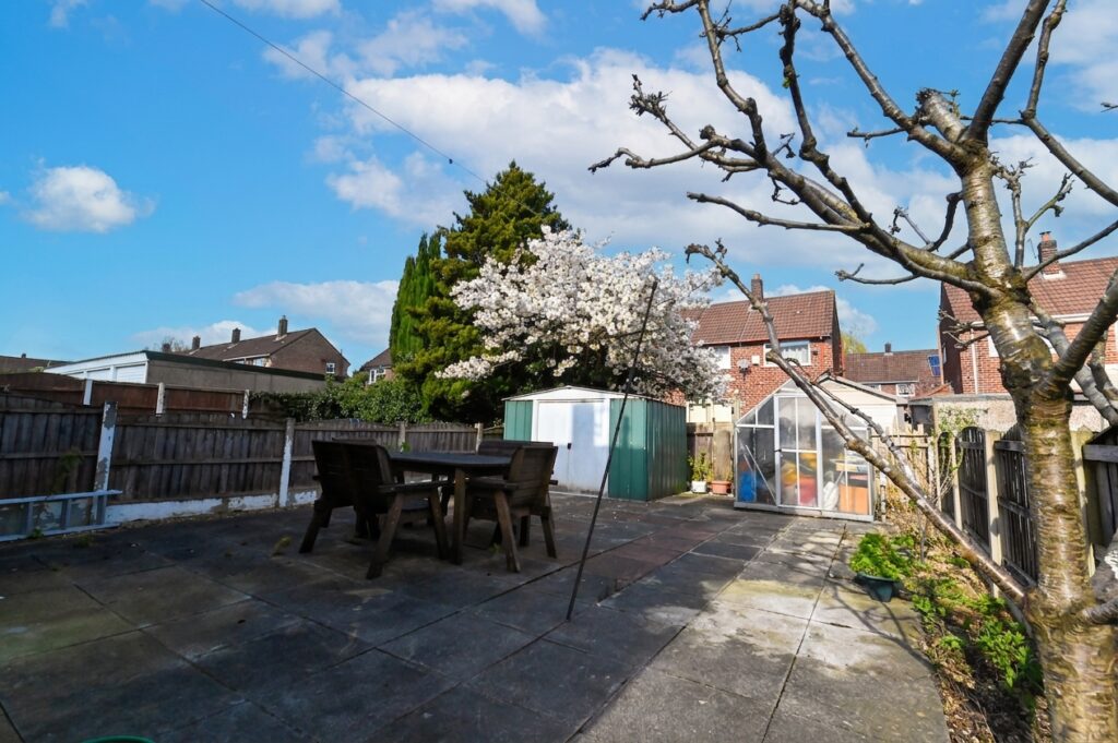 Windsor Avenue, Swinton, M27