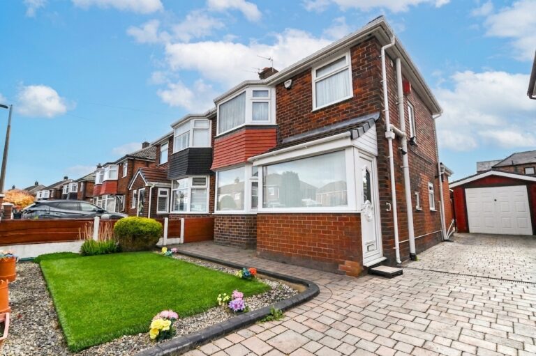 Chelford Drive, Swinton, M27