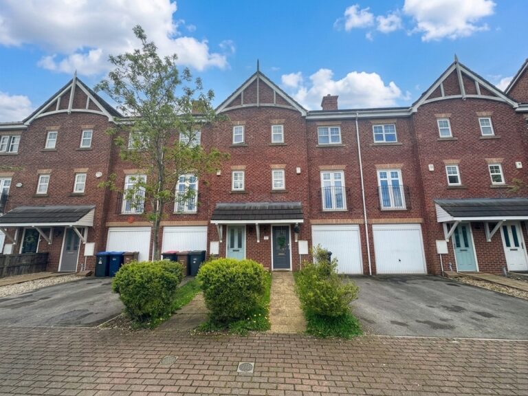 Ellesmere Green, Eccles, M30