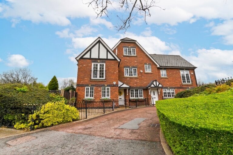 Old Clough Lane, Worsley, M28