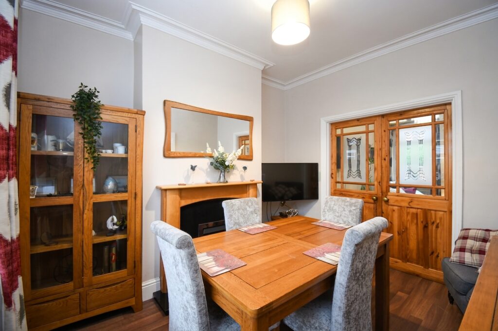 Lansdowne Road, Eccles, M30