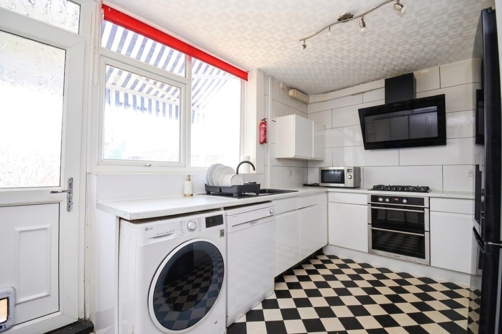 Higher Croft, Eccles, M30