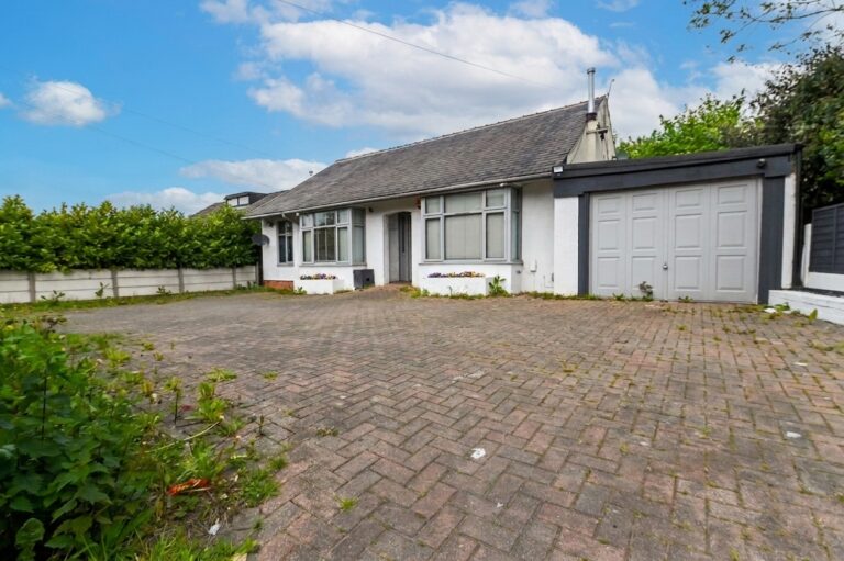 Rake Lane, Swinton, M27