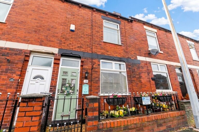 Lynton Avenue, Swinton, M27