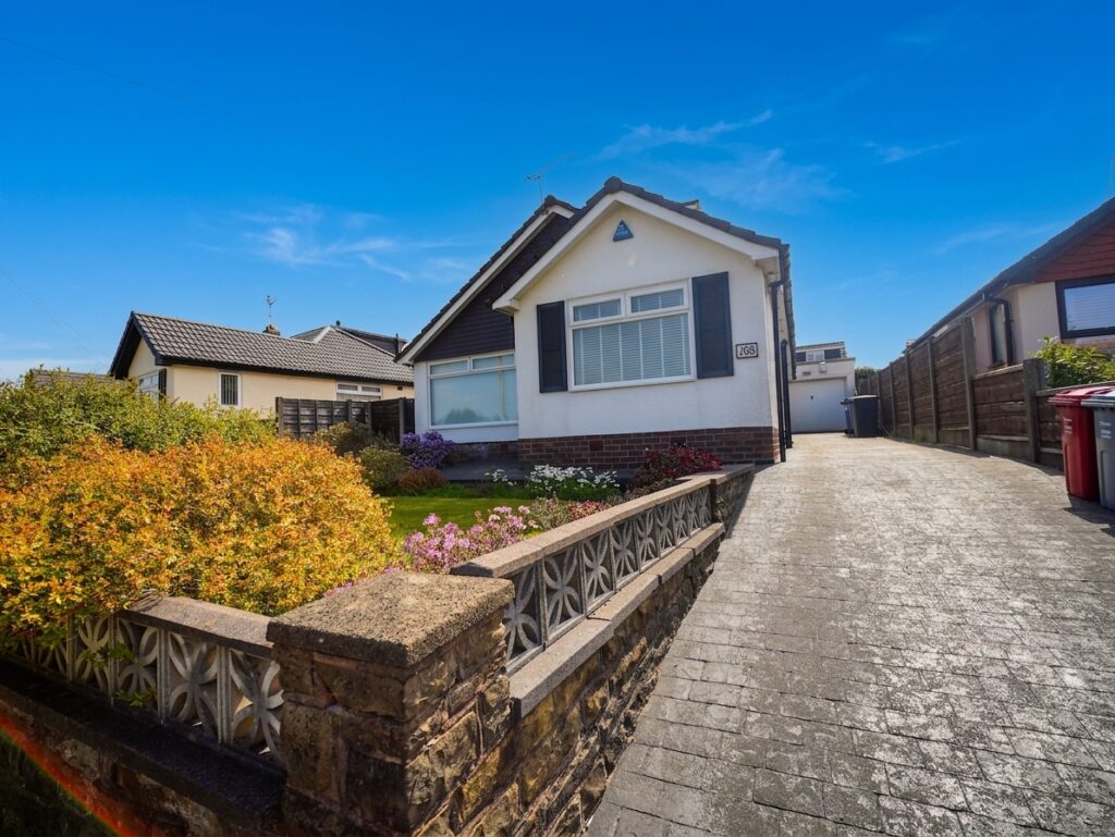 Cotswold Crescent, Bury, BL8