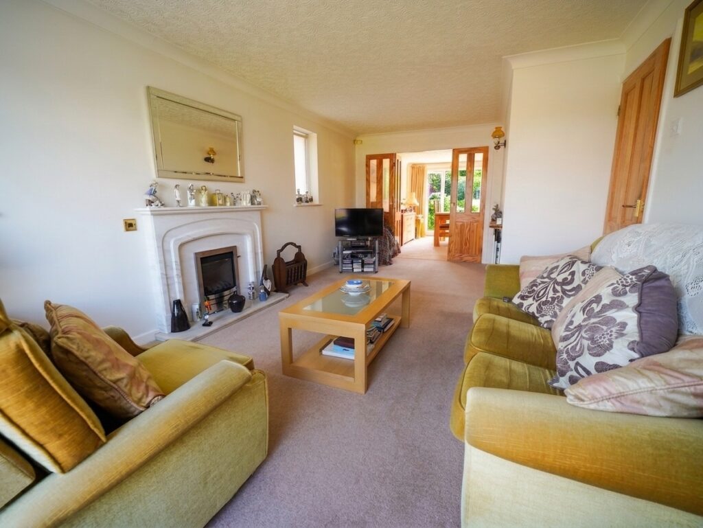 Cotswold Crescent, Bury, BL8