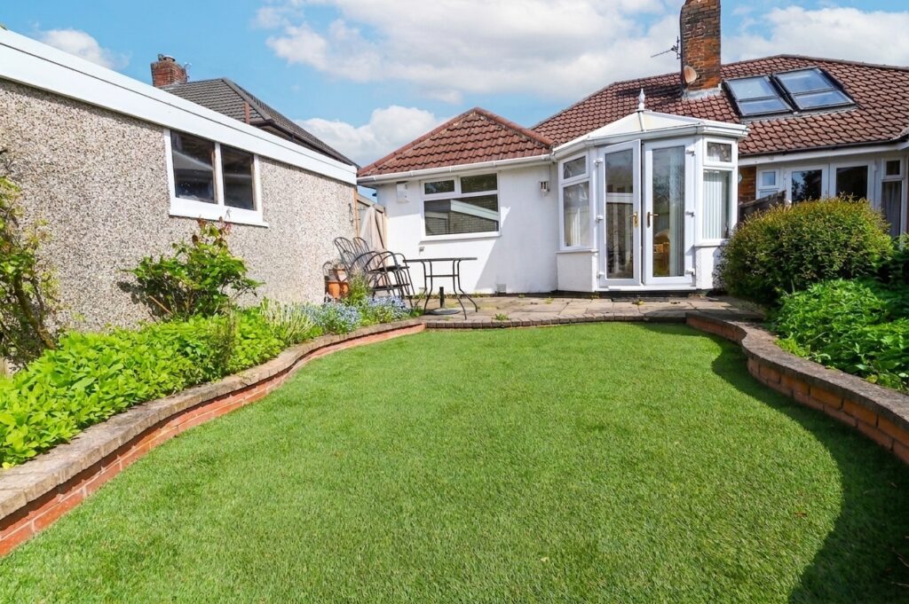 Walnut Close, Swinton, M27