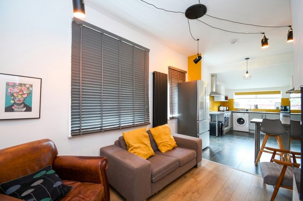 Barton Lane, Eccles, M30
