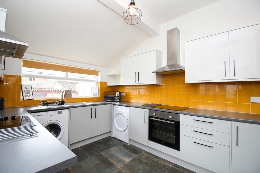 Barton Lane, Eccles, M30